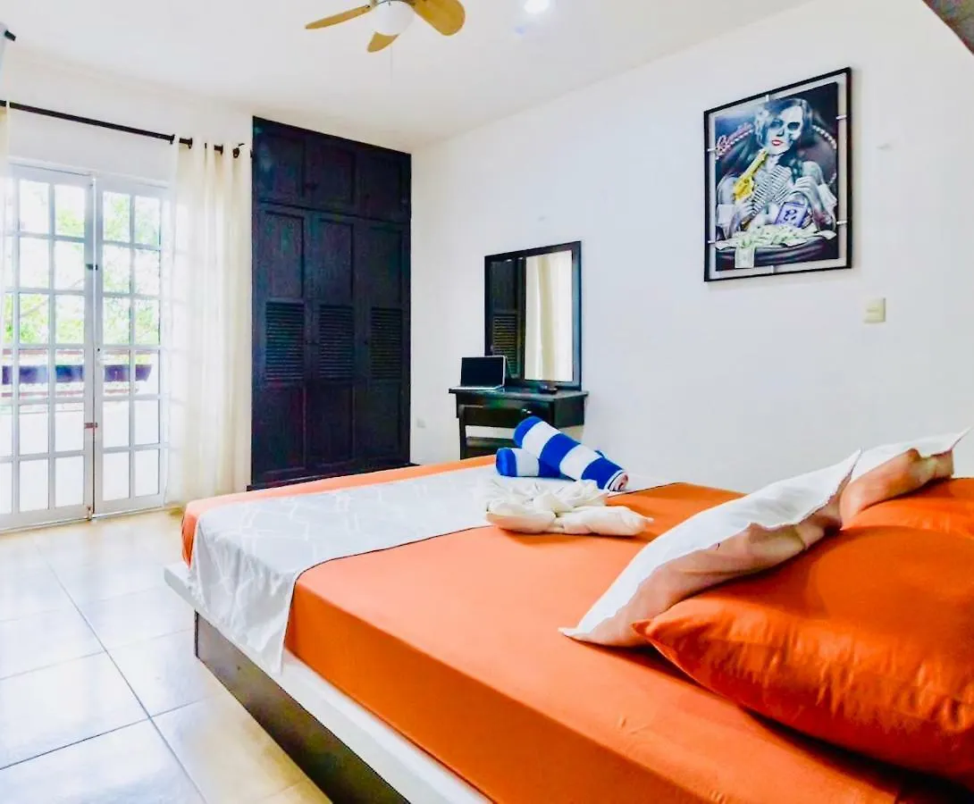 Dolce Vita Caribe Beach B&B Riviera Maya 公寓式酒店